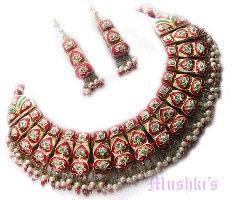 Lac Necklace Ear ring Set - click here for large view